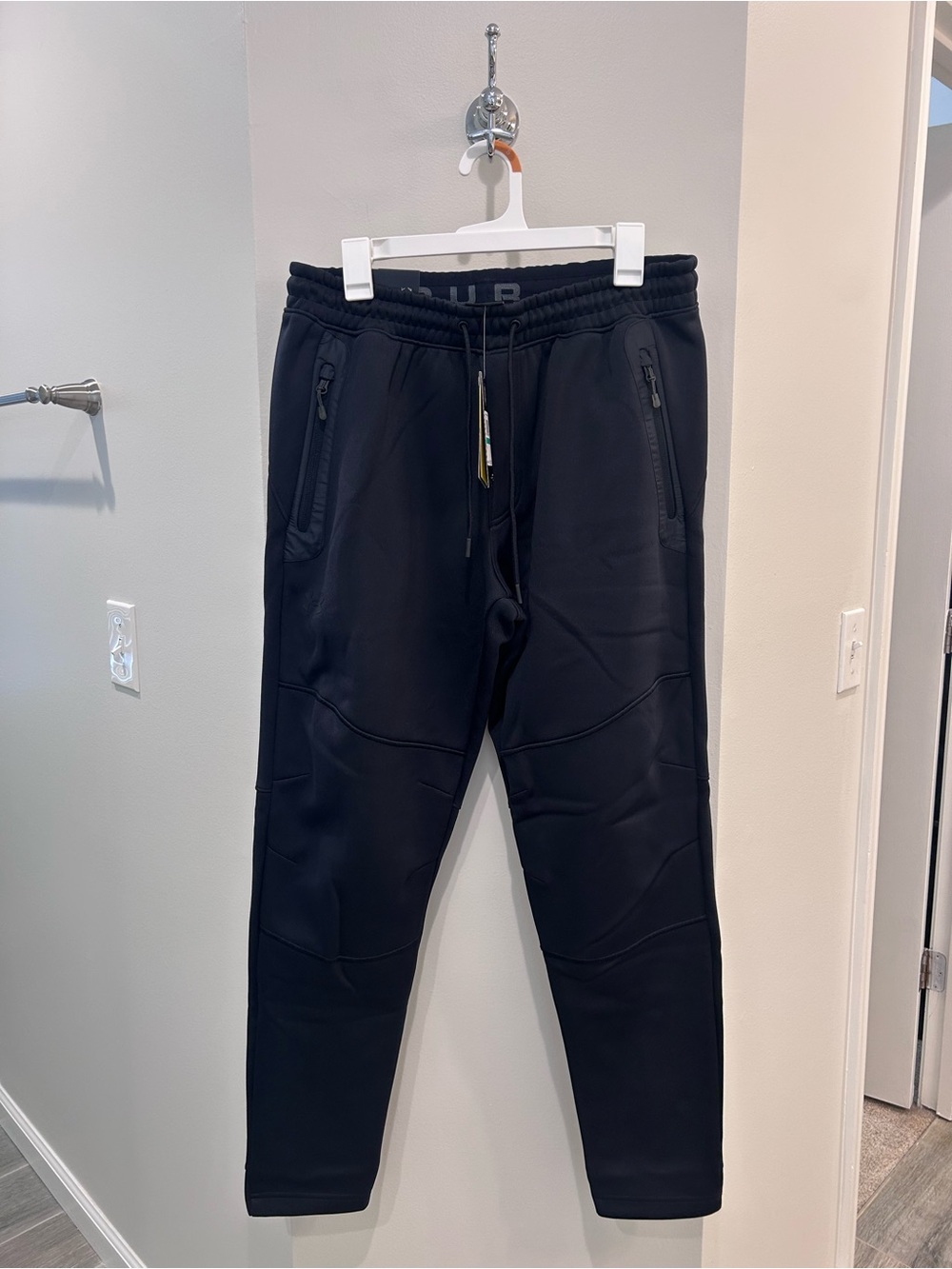 Under Armour Men’s Tapered Sweatpants